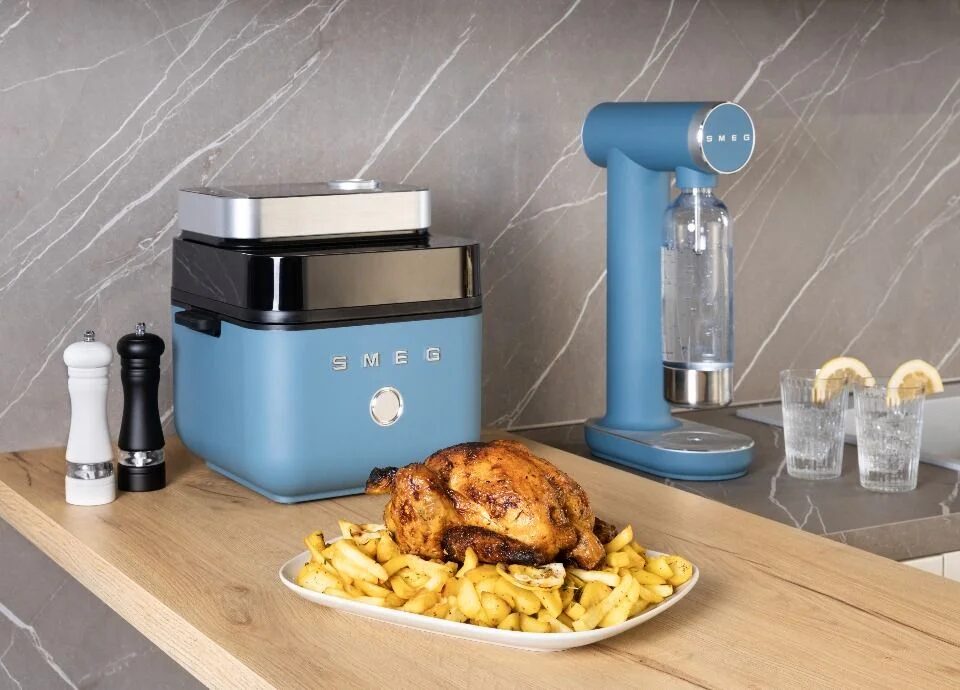 Smeg lança air fryer “bonita de verdade” com cesto que vai na lava-louças
